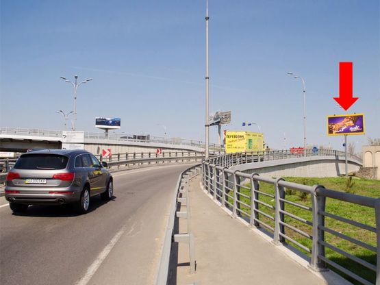 Фото рекламной плоскости по адресу Набережное шоссе, развязка на мост Патона, выезд с Надднепрянского шоссе, в сторону Соборности пр. (бывш. Воссоединения пр.), левого берега