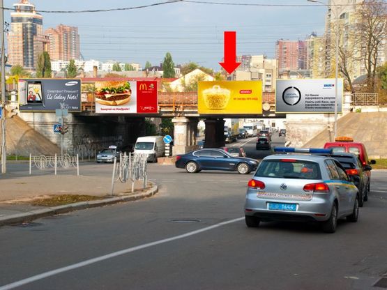 Фото рекламної площини за адресою Гринченко ул. / Байковая ул., в центр, правая