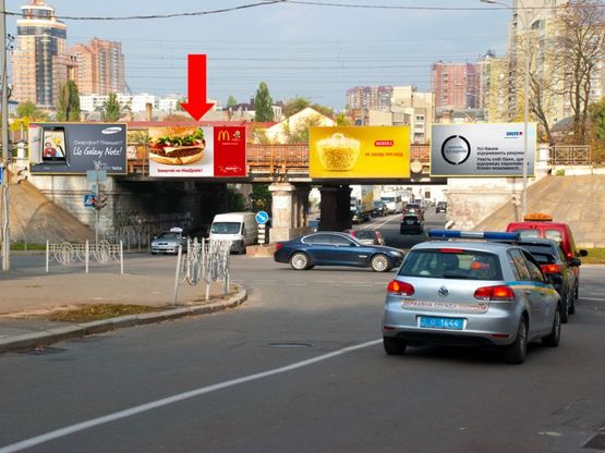 Фото рекламної площини за адресою Гринченко ул. / Байковая ул., в центр, левая