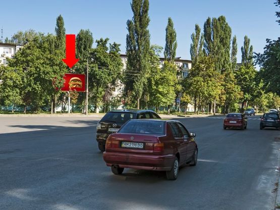 Фото рекламной плоскости по адресу Юры ул., 5, возле рынка, в сторону ТРЦ "Квадрат", "Фокстрот", "Сильпо", Курбаса пр.