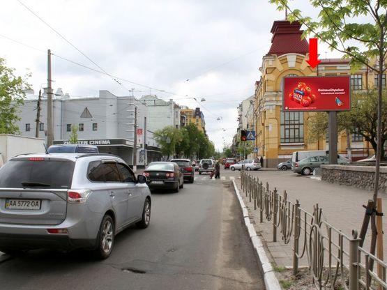 Фото рекламной плоскости по адресу Константиновская ул., 35 / ул. Щекавицкая, в сторону ст. м. "Контрактовая площадь"