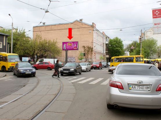 Фото рекламної площини за адресою Константиновская ул., 35 / ул. Щекавицкая, в сторону Новоконстантиновская ул.