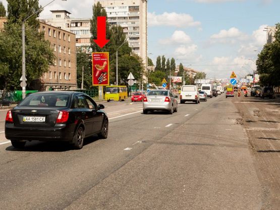 Фото рекламної площини за адресою Победы пр., 118, в сторону ст. м. "Святошино", из центра