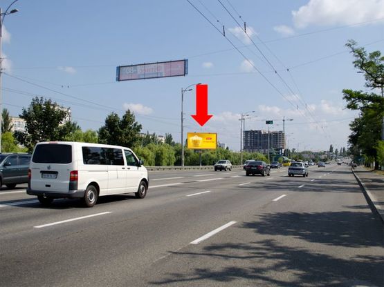 Фото рекламної площини за адресою Соборности пр. (бывш. Воссоединения пр.), остановка "Березняки", в сторону Дарницкая пл. (бывш. Ленинградская пл.)