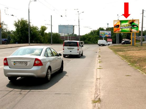 Фото рекламной плоскости по адресу Победы пр., заезд на мост Воздухофлотский, напротив банка "Райффайзен банк Аваль", в сторону Черновола ул.