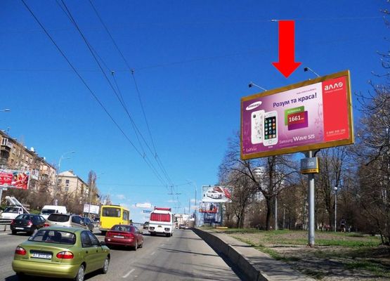 Фото рекламной плоскости по адресу Дружбы Народов бул., 10, в сторону Украинки бул.