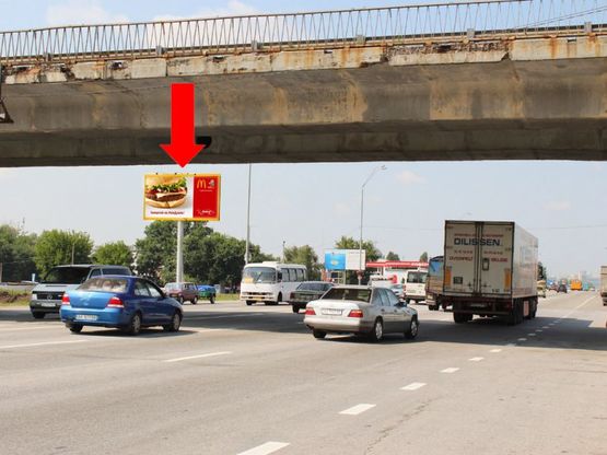 Фото рекламної площини за адресою Броварской пр., в сторону ст. м. Лесная, в сторону Киева, слева