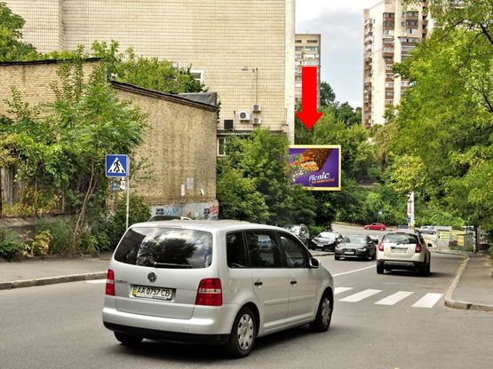 Фото рекламної площини за адресою Кургановская ул. / Дружбы народов бул., съезд на Дружбы народов бул.