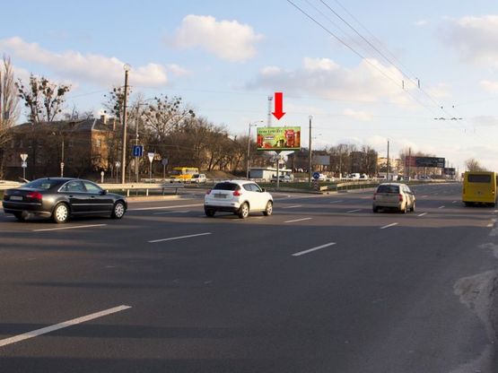 Фото рекламной плоскости по адресу Кольцевая дорога / Победы ул., разделитель, в сторону Одесская пл.