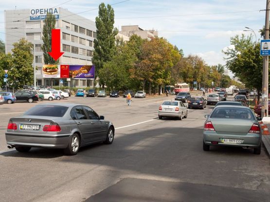 Фото рекламної площини за адресою Дегтяревская ул., 50-52 / Оранжерейная ул., автосалон "Audi", в сторону ст. м. "Лукьяновская", левая