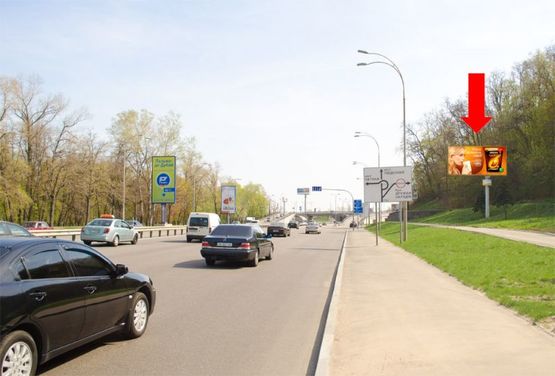 Фото рекламної площини за адресою Набережное шоссе / Печерский Ландшафтный парк, в сторону мост Патона