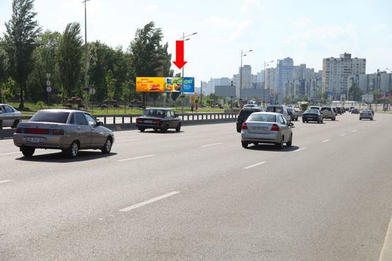 Фото рекламной плоскости по адресу Бажана пр., выезд с Харьковская пл., в сторону ст. м. "Харьковская", правая