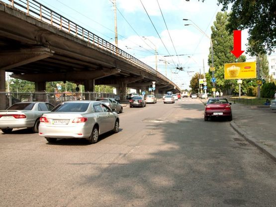 Фото рекламної площини за адресою Победы пр., 67, ст. м. "Нивки", в центр