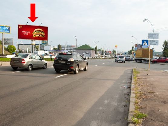 Фото рекламної площини за адресою Оболонский пр. / Богатырская ул., разделитель, в сторону ст. м. "Почайна" (бывш. ст. м. "Петровка")