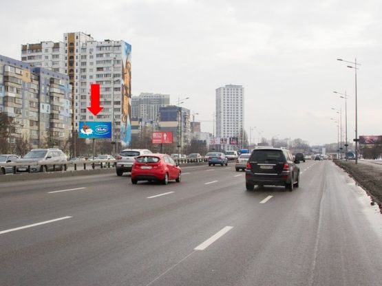 Фото рекламної площини за адресою Бажана пр., 7, напротив, из центра