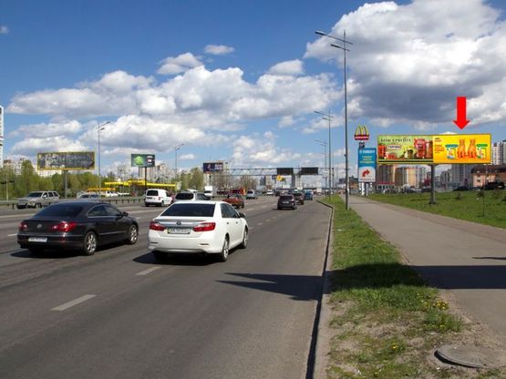 Фото рекламной плоскости по адресу Бажана пр. / Гришка ул., перед McDonald's, ст. м. "Позняки", из центра, правый