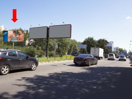 Фото рекламної площини за адресою Дегтяревская ул., 42, разделитель, возле АЗС "Amic", офиса "Киевстар", в сторону ст.м. "Лукьяновская