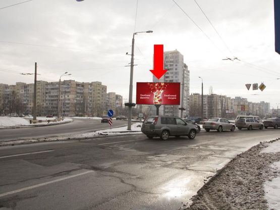 Фото рекламної площини за адресою Маяковского пр. / Сабурова ул., разделитель, в центр