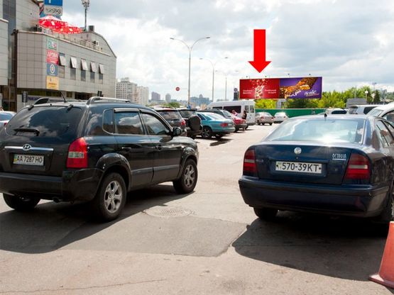 Фото рекламной плоскости по адресу Вокзальная пл., 1, жд вокзал, в сторону Толстого ул., левая