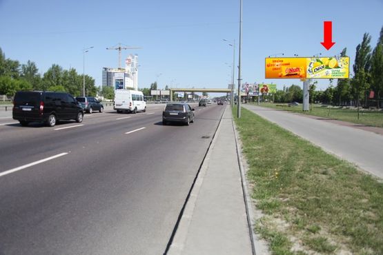 Фото рекламної площини за адресою Бажана пр. / Горловская ул., 228, напротив, правый, в сторону Харьковская пл.