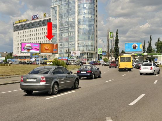 Фото рекламної площини за адресою Харьковская пл., напротив Ташкентская ул., в сторону Харьковское шоссе, Бажана пр., центра, правая