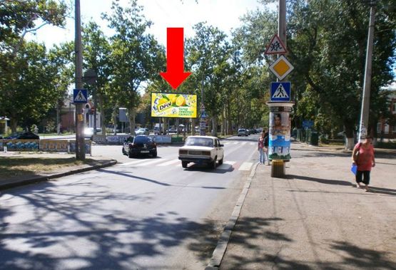 Фото рекламной плоскости по адресу Адмиральский пр. / Гераневая ул., разделитель,  возле кинотеатра "Вымпел", в сторону Люстдорфской дороги