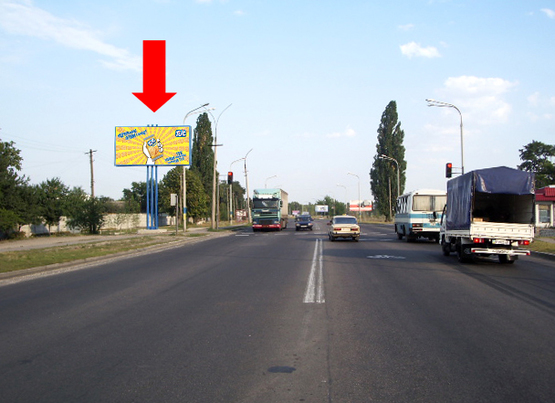 Фото рекламної площини за адресою Днепровская ул. / Теплая ул. (бывш. Лазо ул.), на светофоре, возле сш.№20