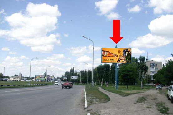 Фото рекламної площини за адресою Днепровская ул., 135, переезд через реку Гнездка