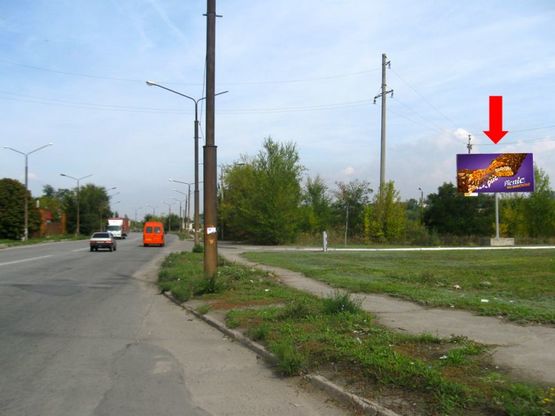 Фото рекламної площини за адресою Истомина ул., 54, напротив, в сторону Зачиняева ул.