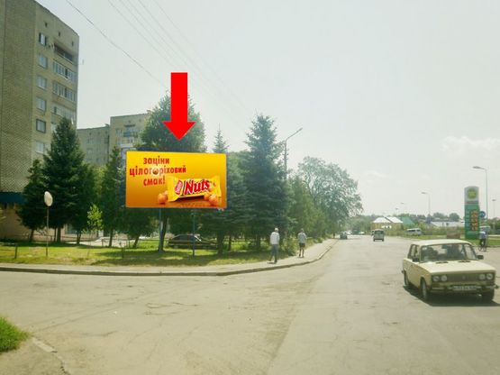 Фото рекламної площини за адресою Самбирская ул., возле магазина сантехники