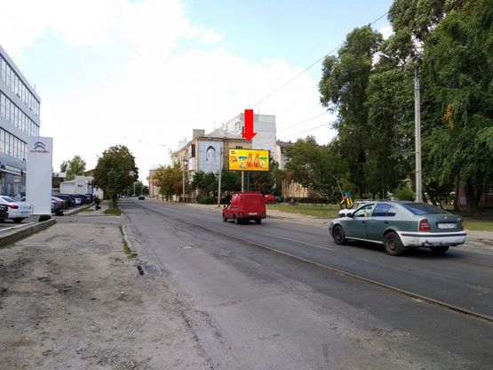 Фото рекламної площини за адресою Б. Панасовская ул., 34, район Центрального рынка, из центра