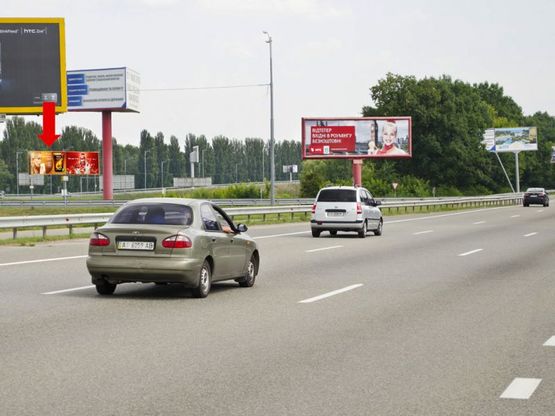 Фото рекламной плоскости по адресу Трасса Киев-Борисполь, разделитель, в сторону а/п Борисполь, левая
