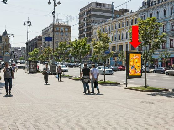 Фото рекламной плоскости по адресу Крещатик ул., 29, возле магазина "Mark&Spencer", "Roshen" Фото рекламной плоскости по адресу Крещатик ул., 29, возле магазина "Mark&Spencer", "Roshen"