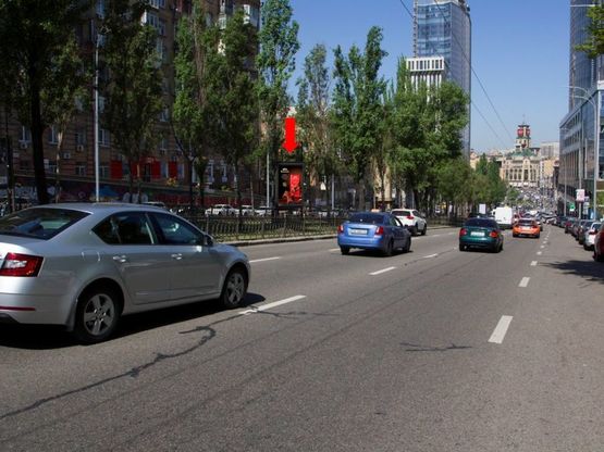 Фото рекламної площини за адресою Украинки бул., 3, в сторону ул. Крещатик