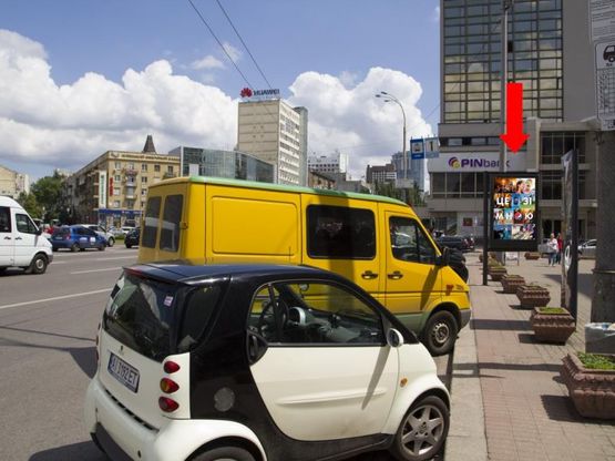 Фото рекламной плоскости по адресу Победы пл., 3, возле универмага "Украина", в сторону бул. Шевченко Фото рекламной плоскости по адресу Победы пл., 3, возле универмага "Украина", в сторону бул. Шевченко
