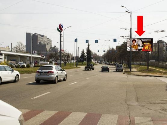 Фото рекламной плоскости по адресу Героев Космоса ул. / Коласа ул., возле супермаркета "Фуршет" в сторону пр. Курбаса