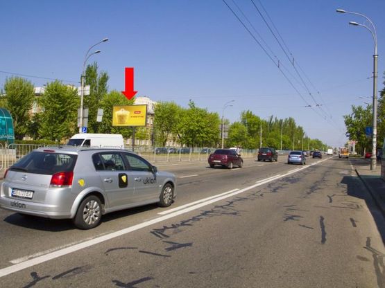 Фото рекламної площини за адресою Перова бул., 1 в сторону пр. Ватутина