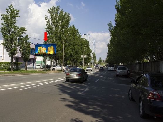 Фото рекламной плоскости по адресу Березняковская ул., 8а, в сторону пр. Соборности