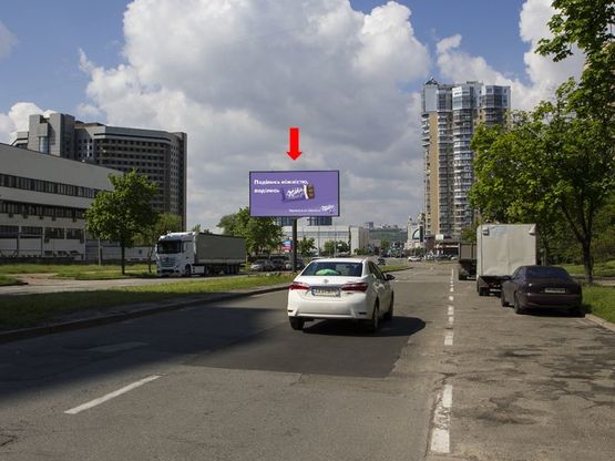 Фото рекламной плоскости по адресу Нестайко ул. (ул. Мильчакова) 5, разделитель, в сторону МВЦ, ст. м. "Левобережная"