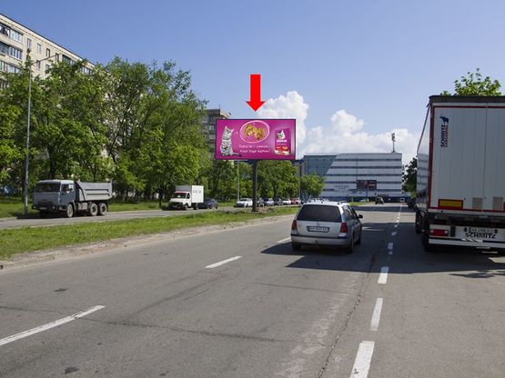 Фото рекламной плоскости по адресу Нестайко ул. (ул. Мильчакова) 5, разделитель, в сторону ул. Челябинской