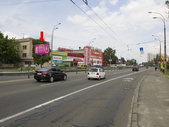 Фото рекламной плоскости по адресу Освободителей пр., 17, возле супермаркетов "Фокстрот" и "Эльдорадо", в сторону бул. Перова
