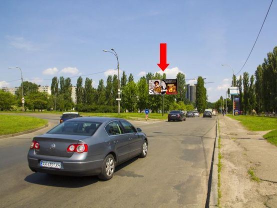 Фото рекламної площини за адресою Семьи Сосниних ул. - бул. Кольцова, возле супермаркета "Ашан", в сторону пр. Курбаса