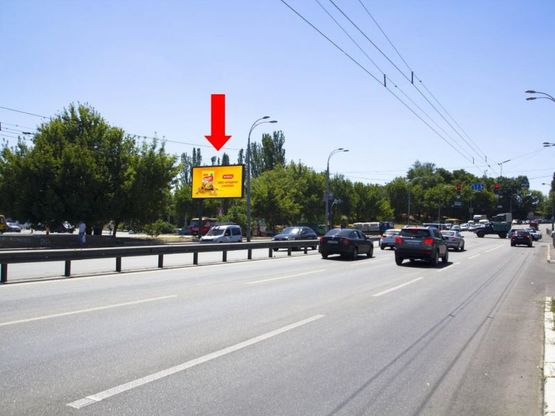 Фото рекламної площини за адресою Луговая ул. -  Семьи Кульженков ул. (бывш. Дегтяренка ул.), возле ТРЦ "Караван", на светофоре, в сторону ул. Автозаводская, ул. Вышгородская