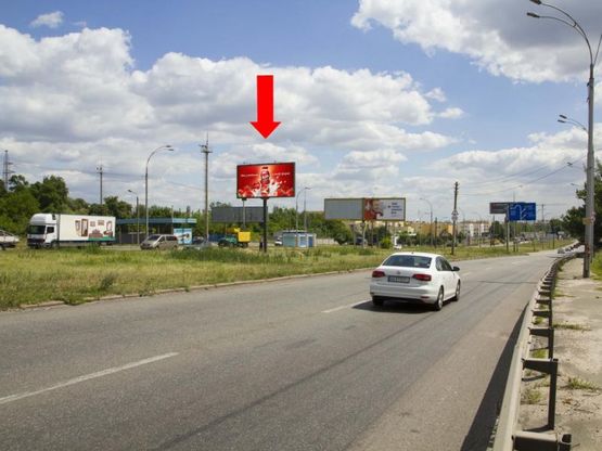 Фото рекламної площини за адресою Заболотного ул - Пироговский шлях, возле табачной фабрики, на разделителе, в сторону Столичного шоссе