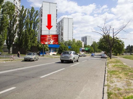 Фото рекламної площини за адресою Малышка ул., 25/1, возле супермаркета "АТБ", в сторону ст.м. "Черниговская"