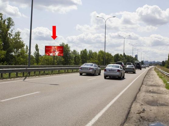 Фото рекламної площини за адресою Богатырская ул., в сторону супермаркета "Эпицентр", центра