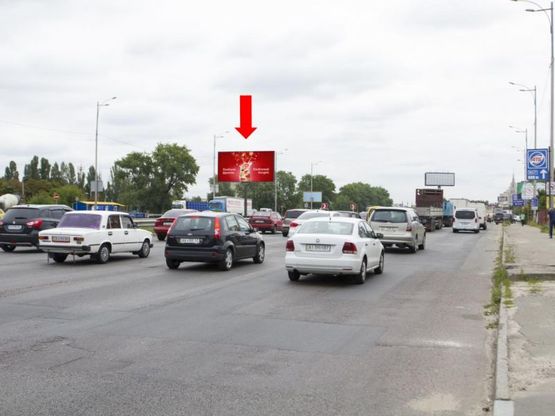Фото рекламної площини за адресою Кольцевая дорога - ул. Григоровича-Барского, разделитель, в сторону Одесской пл.