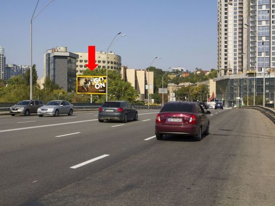 Фото рекламной плоскости по адресу Бойчука ул. (бывш. Киквидзе ул.) , мост, в сторону Украинки бул.
