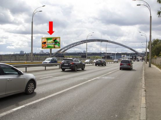 Фото рекламної площини за адресою Набережно-Рыбальская ул., 550м до мост Подольско-Воскресенский, в сторону Набережно-Крещатикская ул.