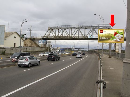 Фото рекламної площини за адресою Набережно-Рыбальская ул., 120м от перекрестка с Электриков ул., в сторону Оболони, мост Московский